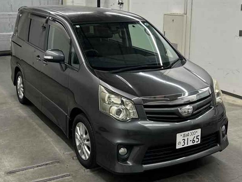 2010 Toyota Noah