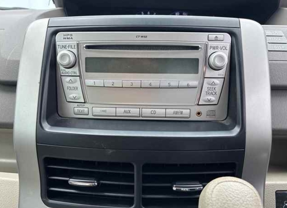 2009 Toyota Noah — photo 5