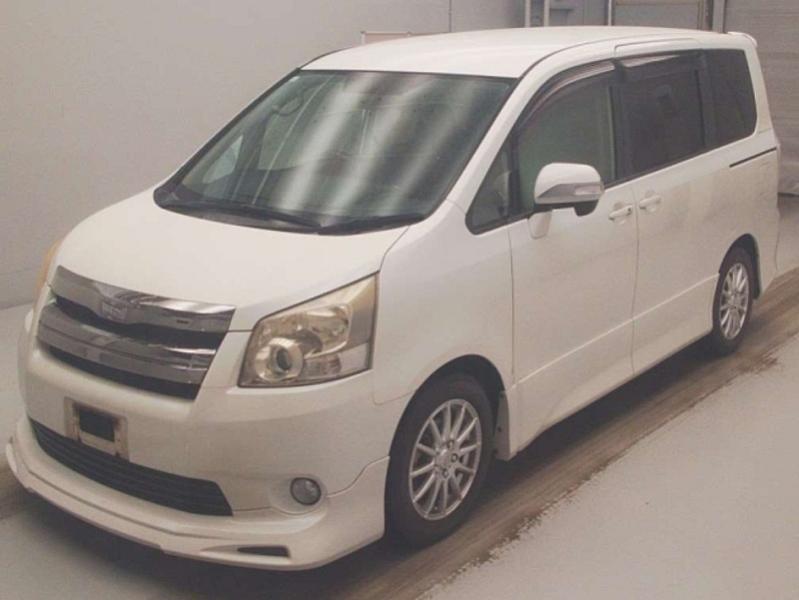 2009 Toyota Noah