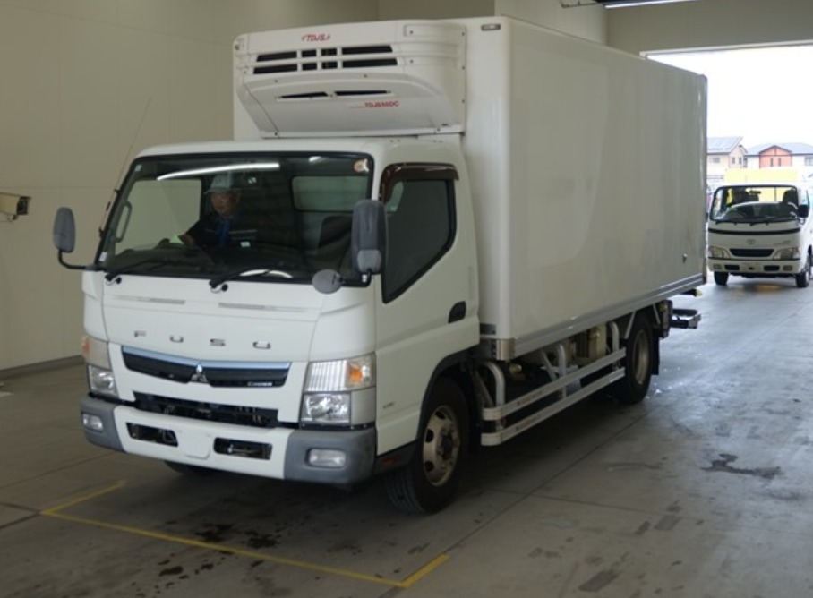 2018 Mitsubishi Canter — photo 2