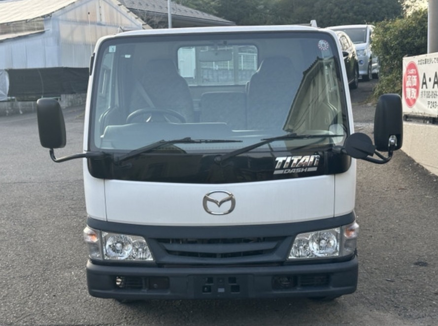 2010 MAZDA Titan — photo 9