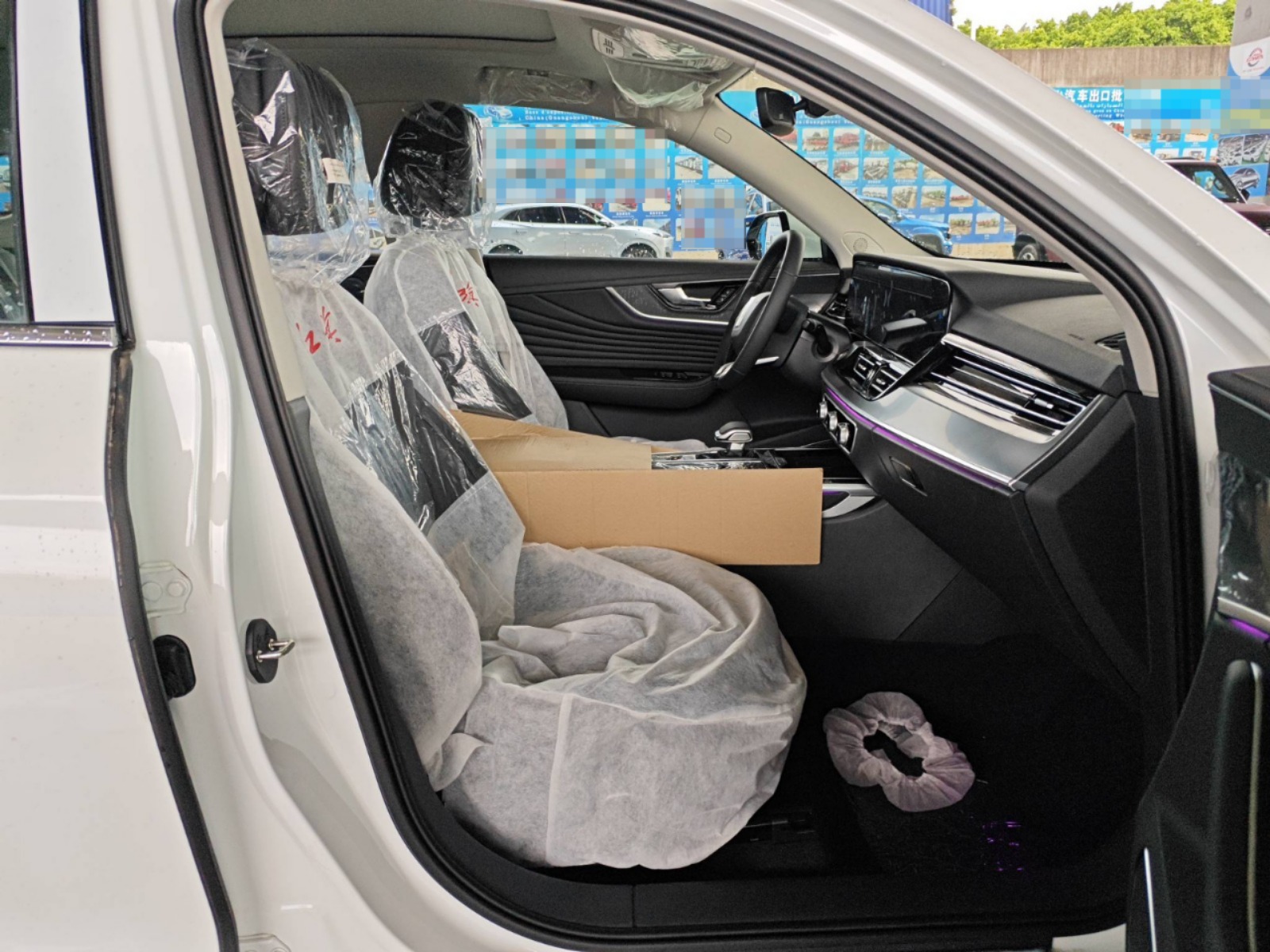 2026 Hongqi HS5 — photo 11