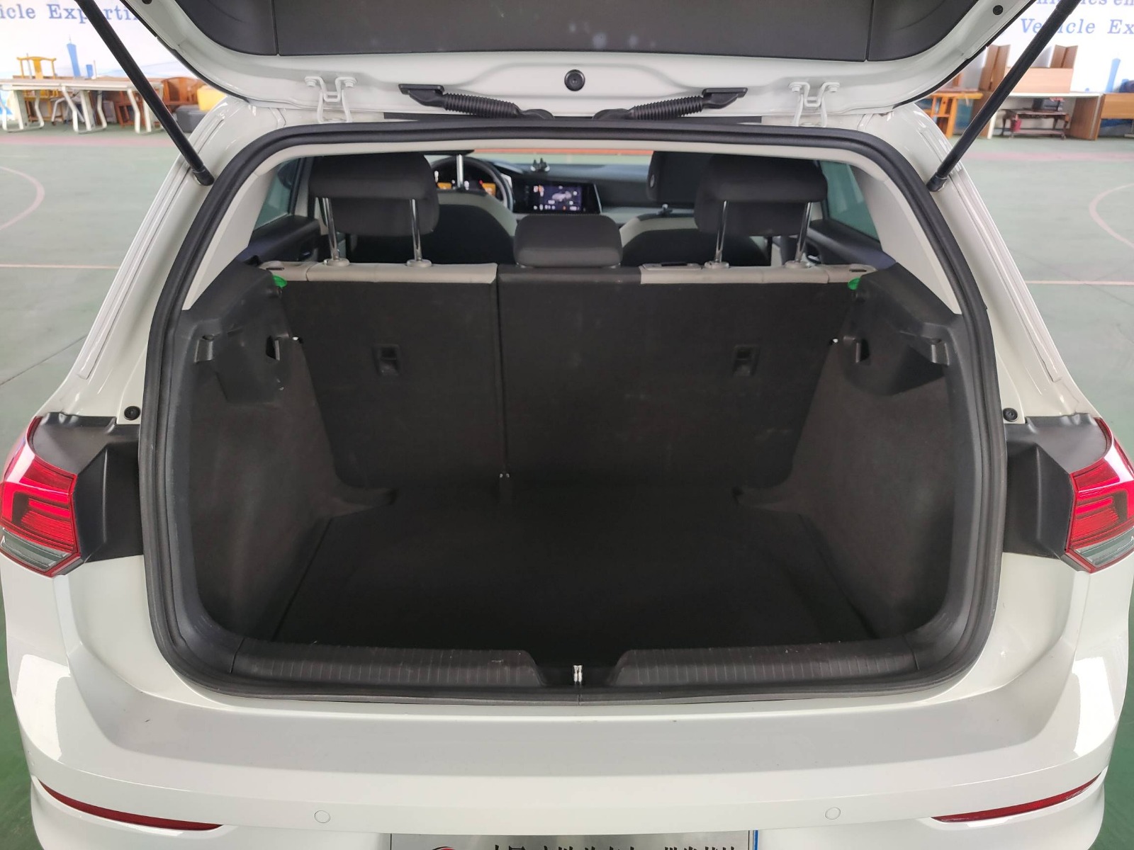 2023 Volkswagen Golf — photo 5