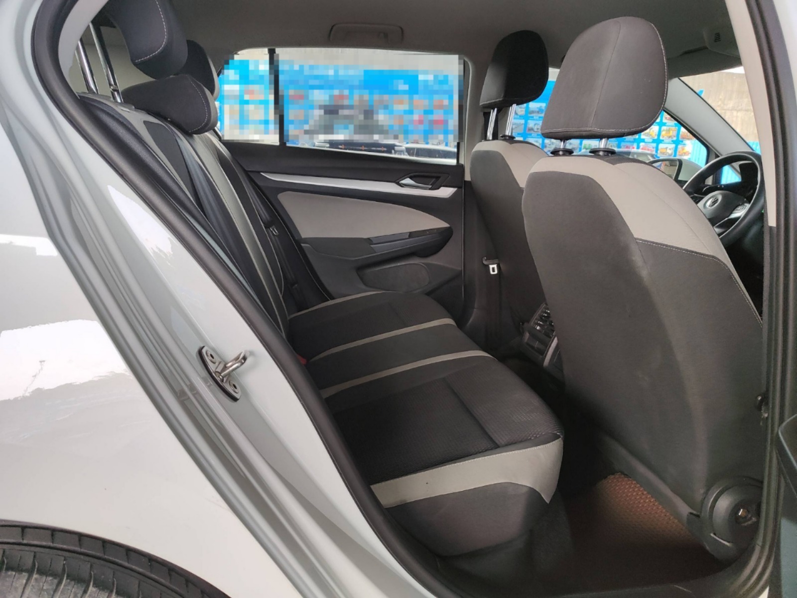 2023 Volkswagen Golf — photo 10