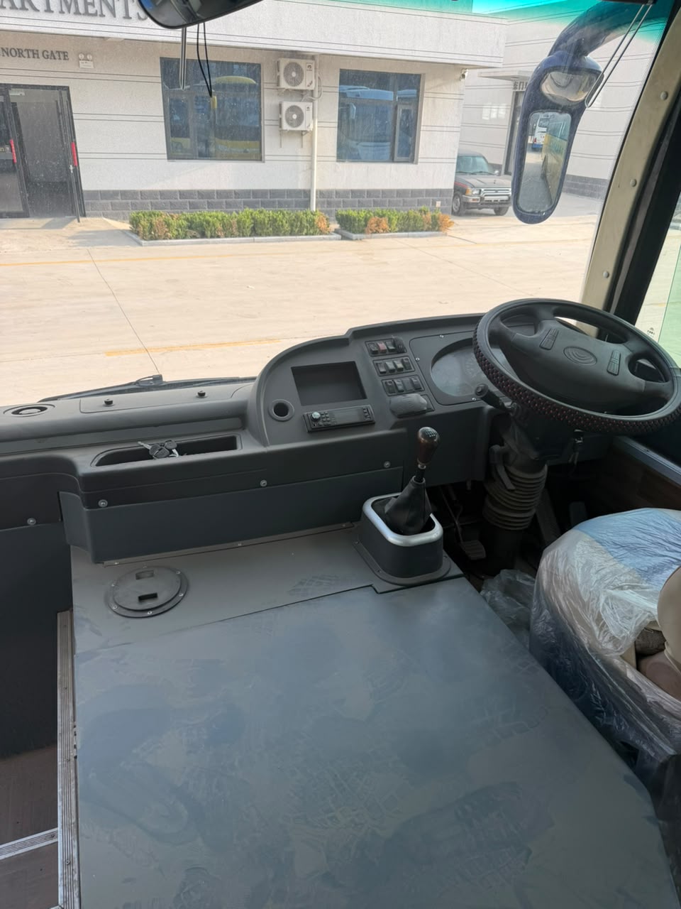 2024 Yutong Mini Bus — photo 4
