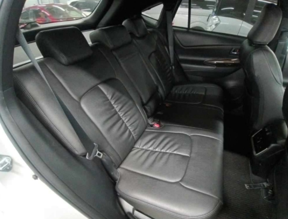 2015 Harrier XU60 — photo 2