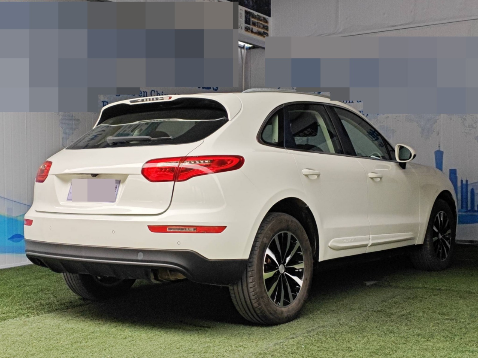 2017 Zotye SR9 — photo 9
