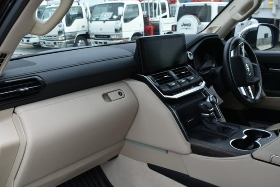 2023 Land Cruiser Wagon ZX — photo 4