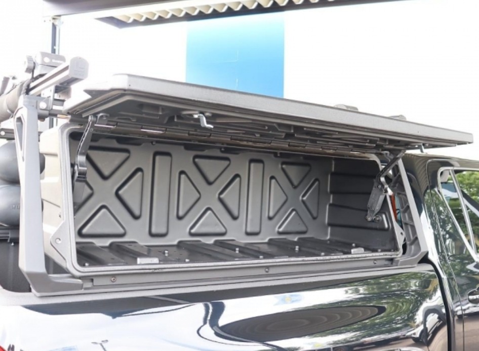 2023 Toyota Hilux 3DF-GUN125 — photo 3