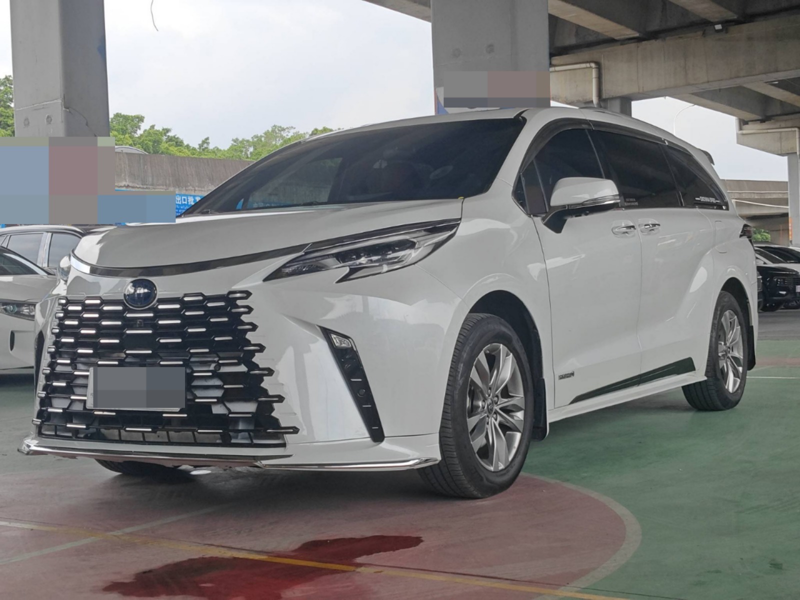 2024 Toyota Sienna — photo 9