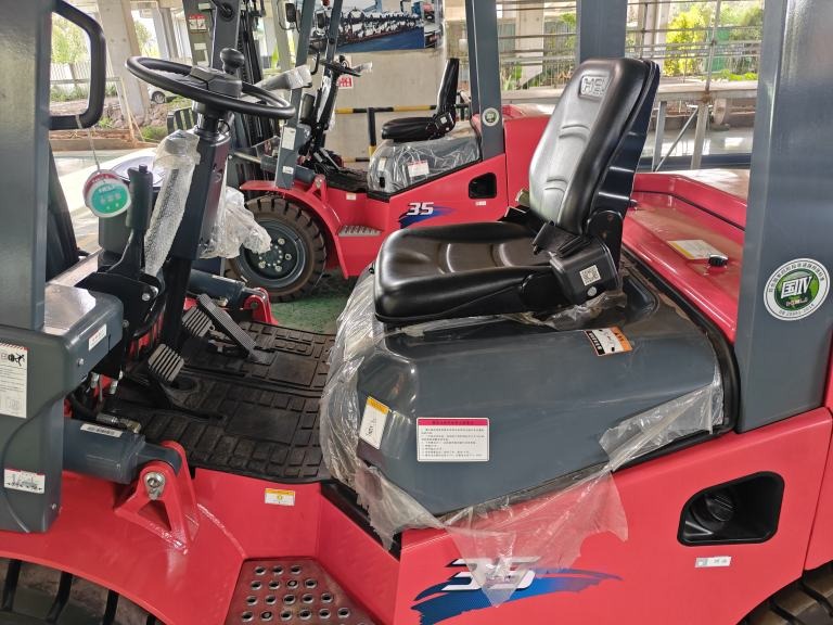 2026 HELI Forklift — photo 2