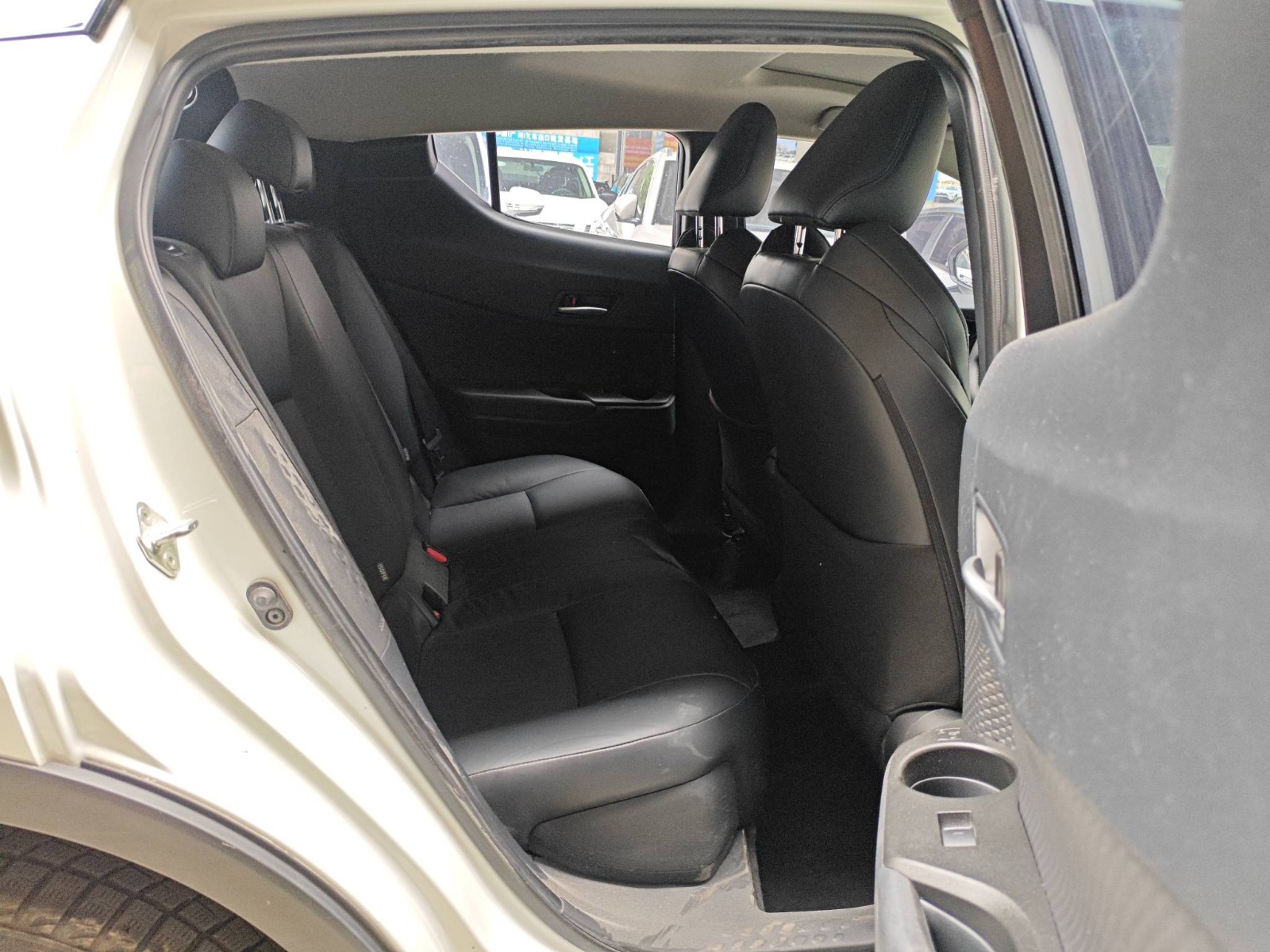 2022 Toyota C-HR — photo 2