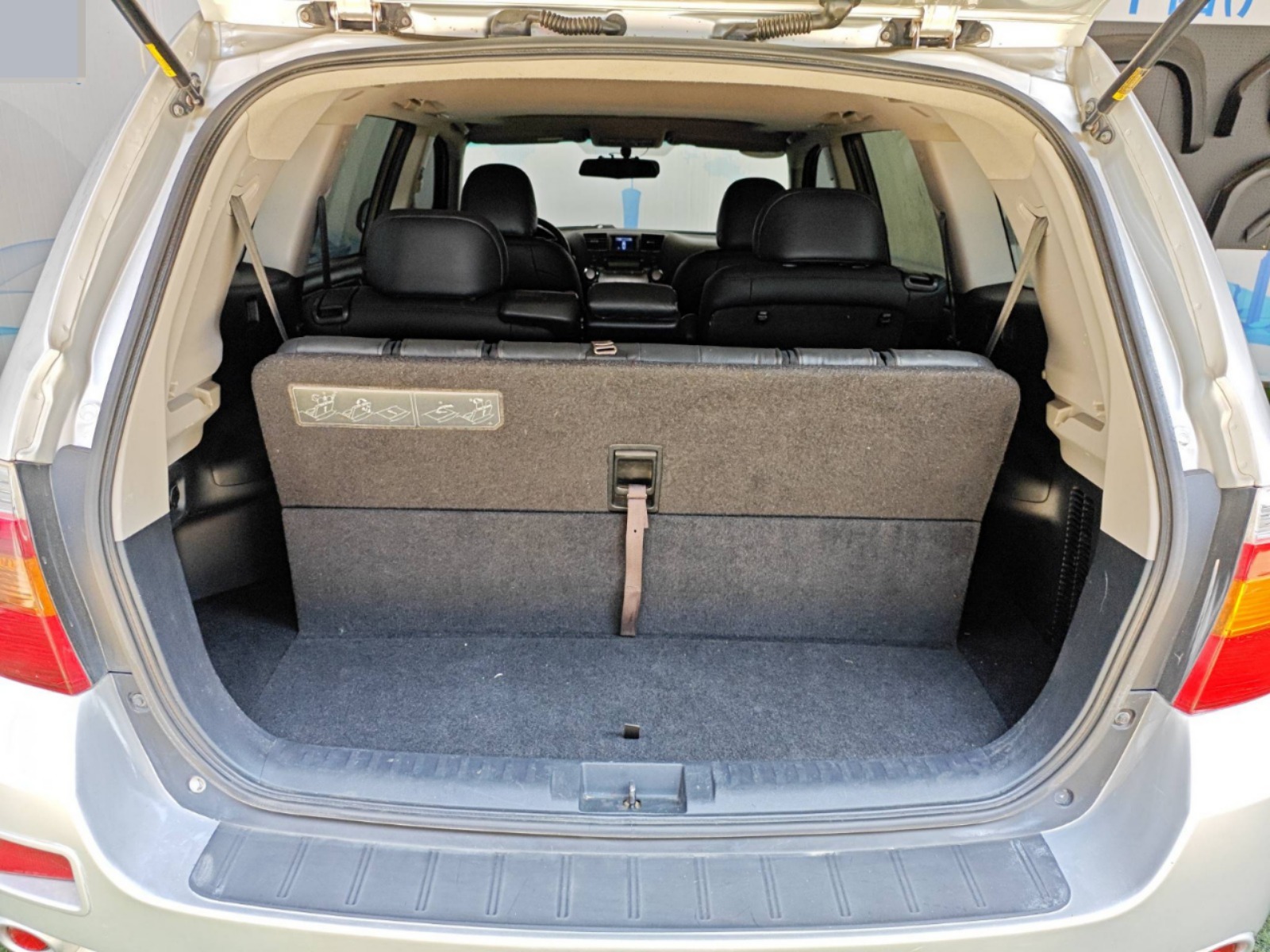 2010 Toyota Highlander — photo 5