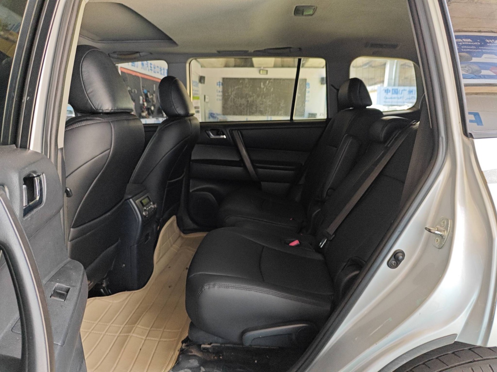 2010 Toyota Highlander — photo 7