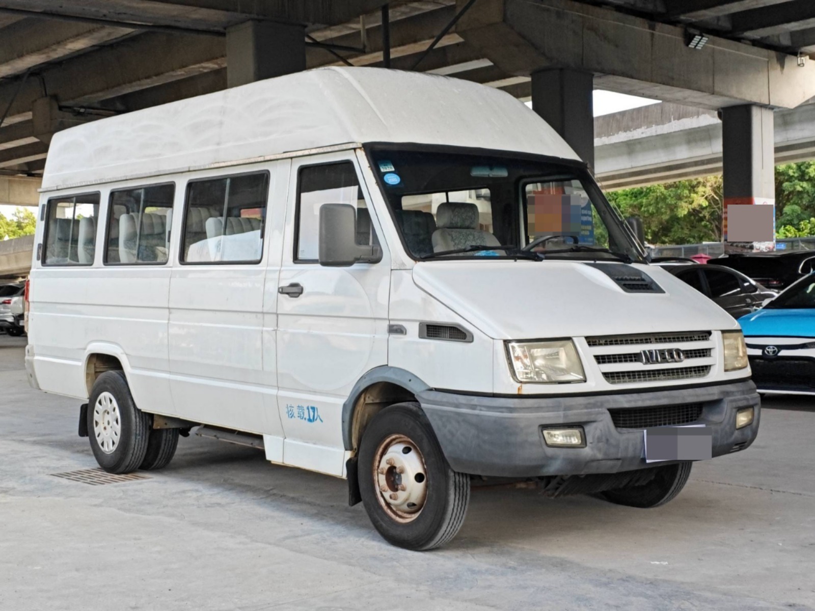2012 Iveco Daily Minibus 2.8T Diesel — photo 9