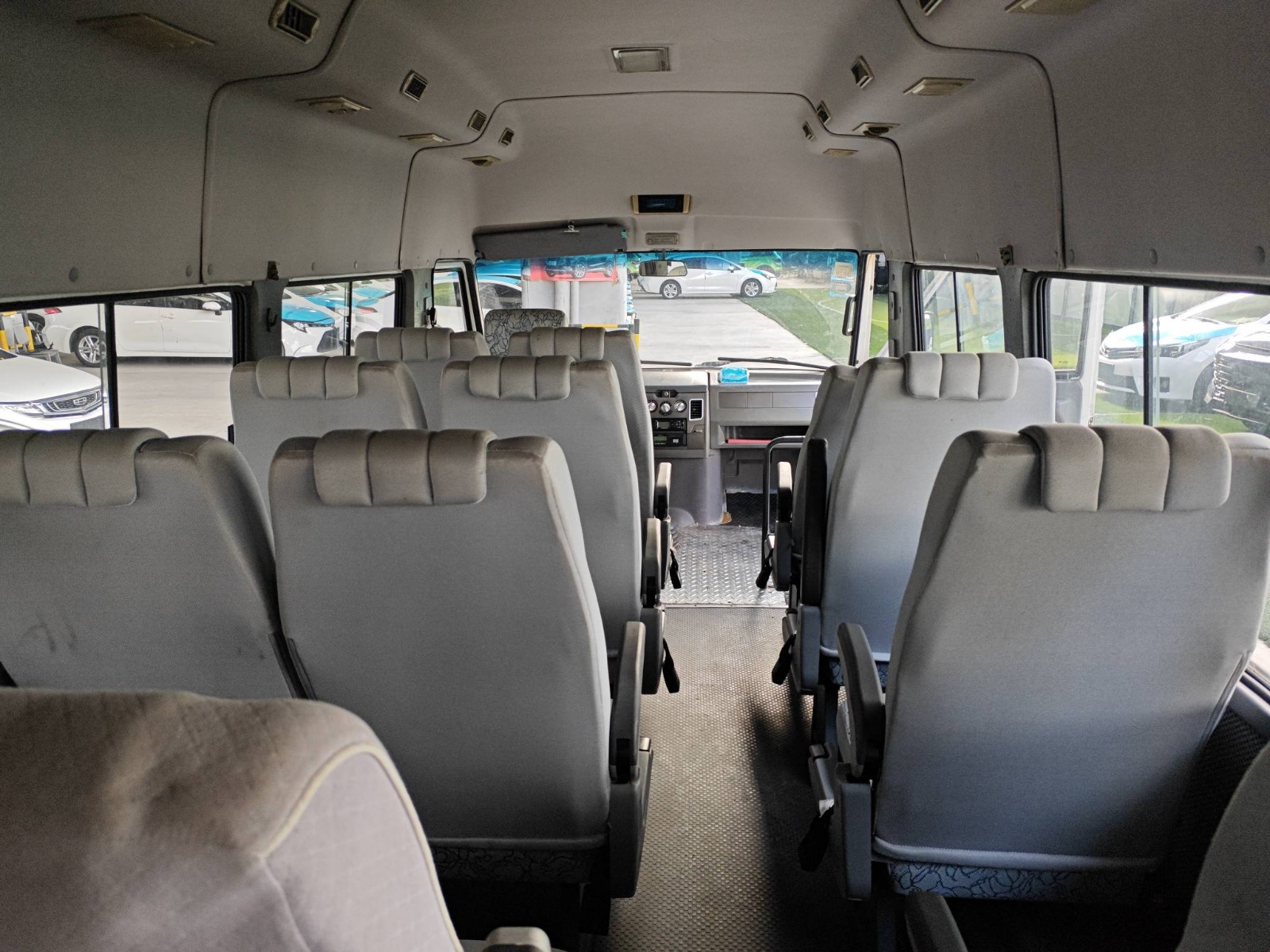 2012 Iveco Daily Minibus 2.8T Diesel — photo 10