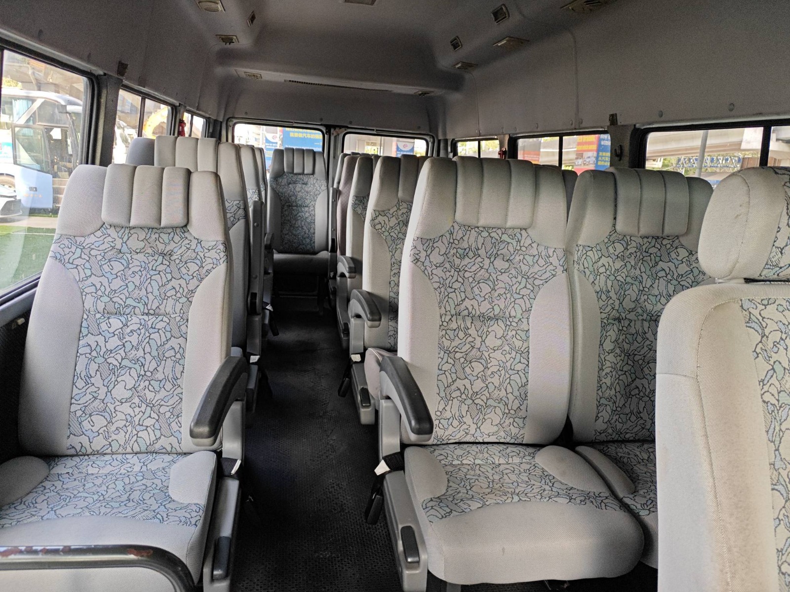 2012 Iveco Daily Minibus 2.8T Diesel — photo 14
