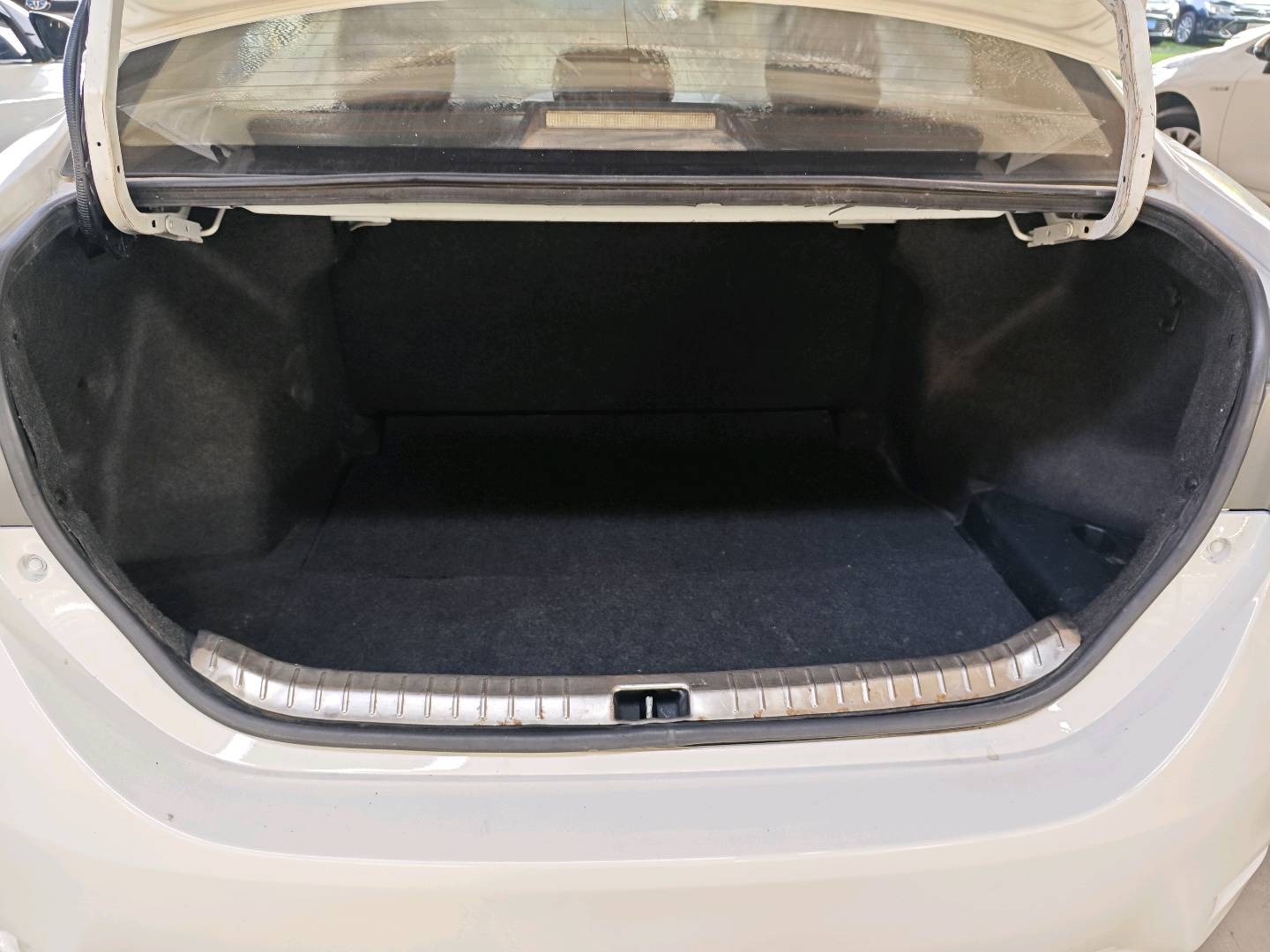 2018 Toyota Corolla 1.6L Automatic Gasoline — photo 3