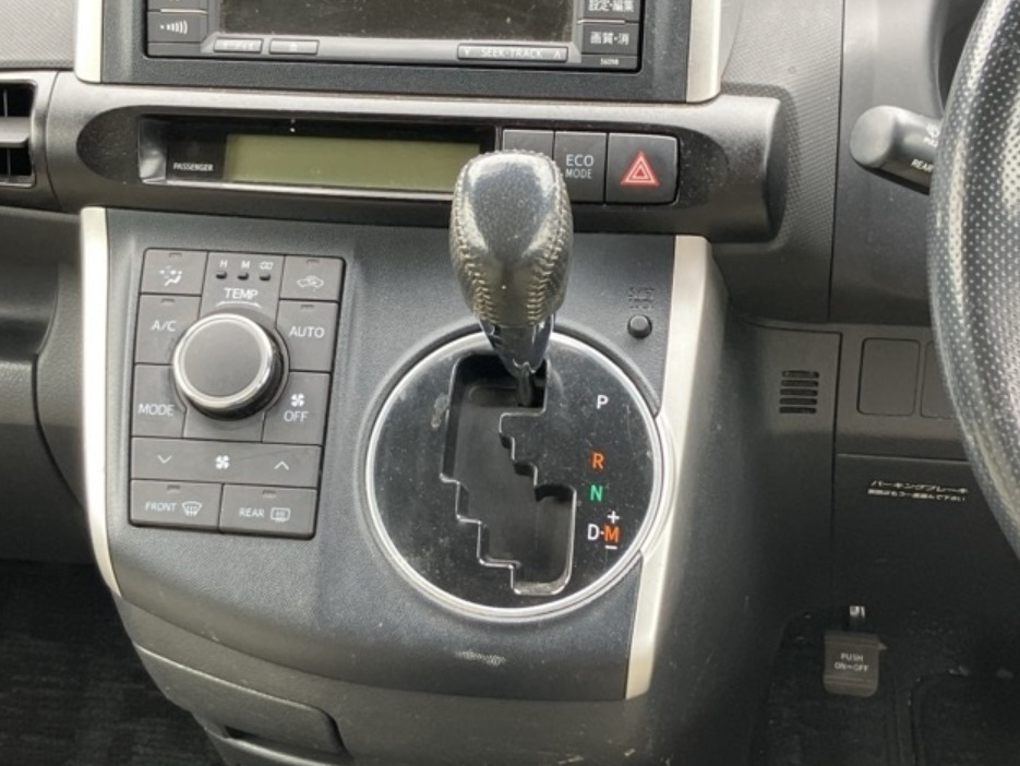 2009 Toyota Wish ZGE20W-0005564 18S — photo 6
