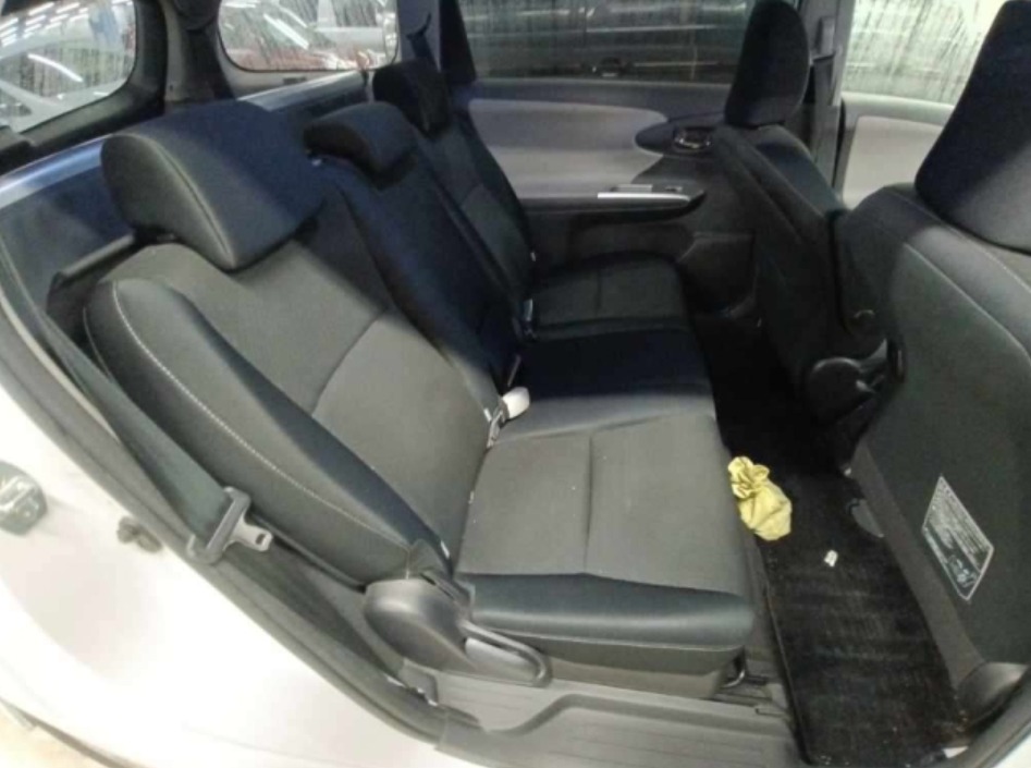 2009 Toyota Wish 1.8S — photo 2