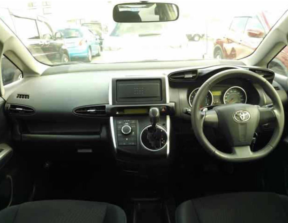 2009 Toyota Wish — photo 2