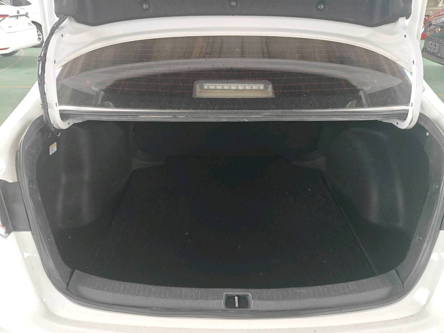 2023 Toyota Corolla Hybrid — photo 2