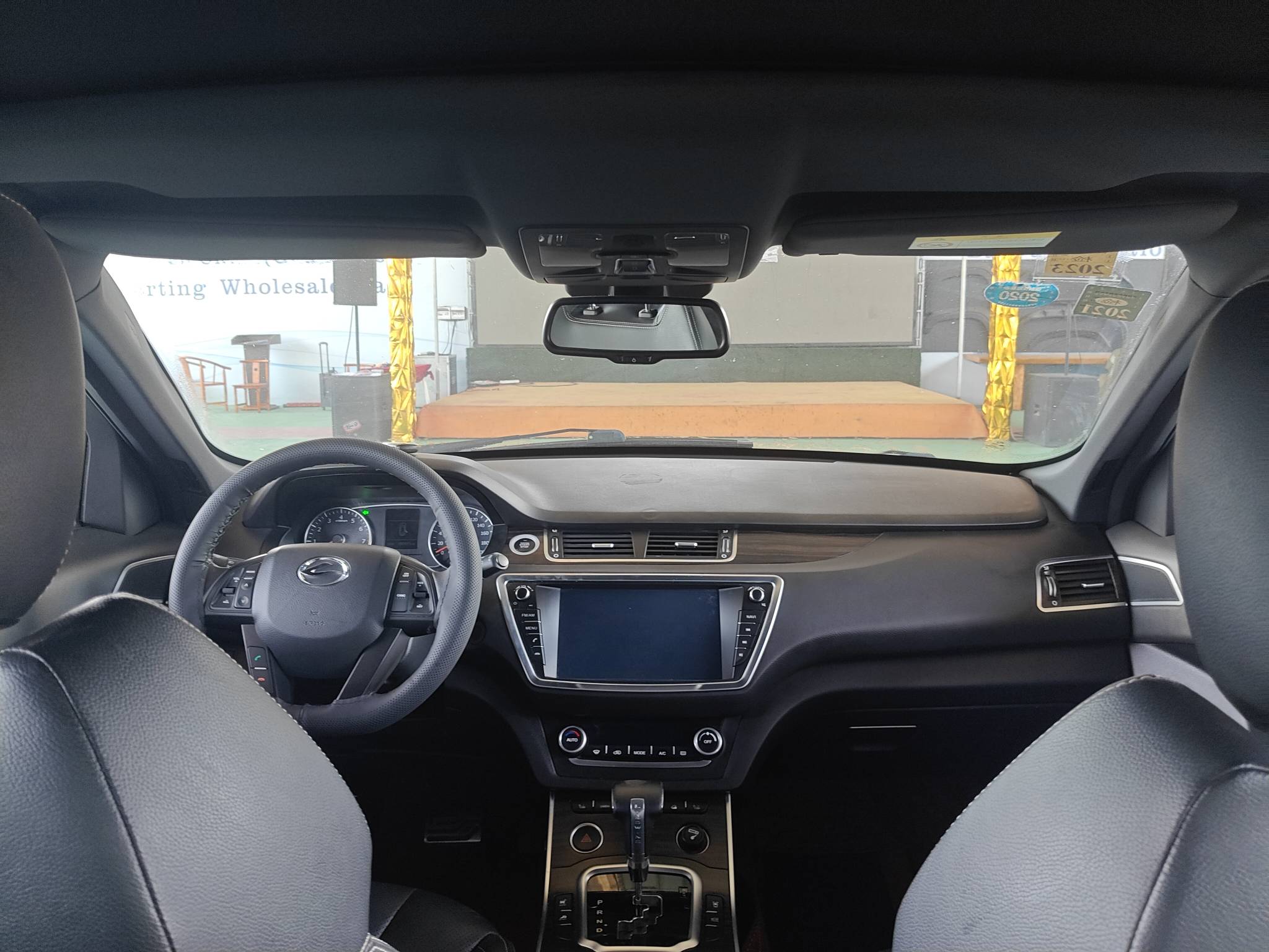 2015 Landwind X7 — photo 2