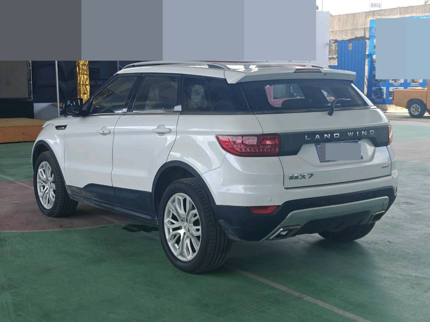 2015 Landwind X7 — photo 9