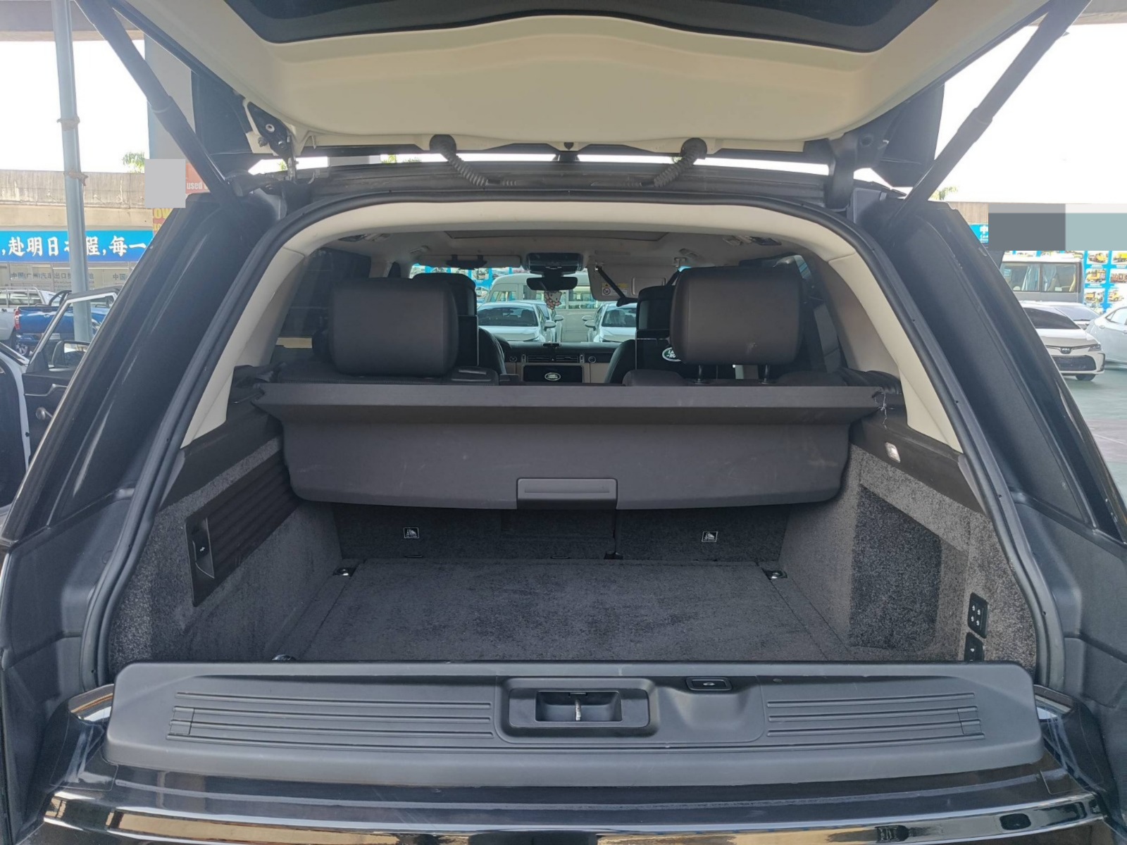 2022 Land Rover Range Rover LWB Autobiography — photo 9