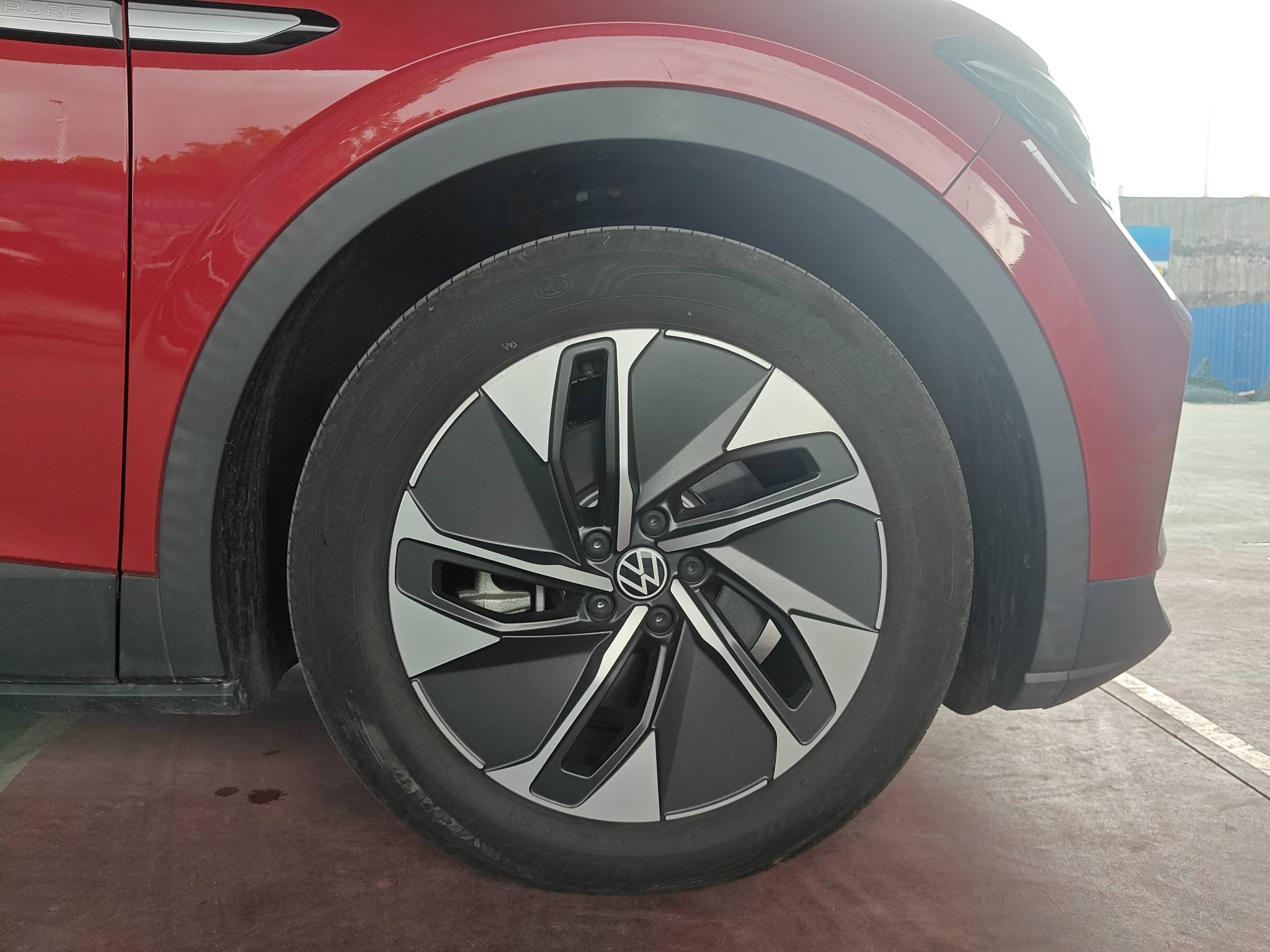 2021 Volkswagen ID.4 CROZZ Pure Standard Range — photo 2