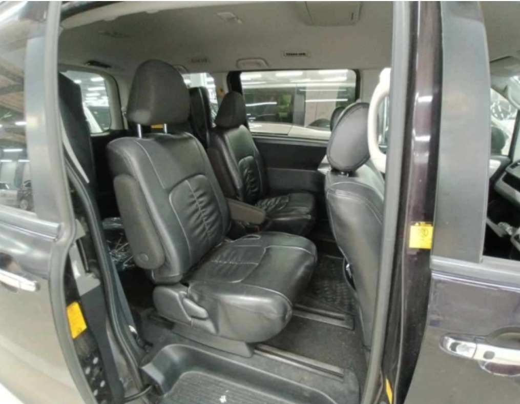 2013 Toyota Noah X Gｴﾃﾞｨｼｮﾝ — photo 3