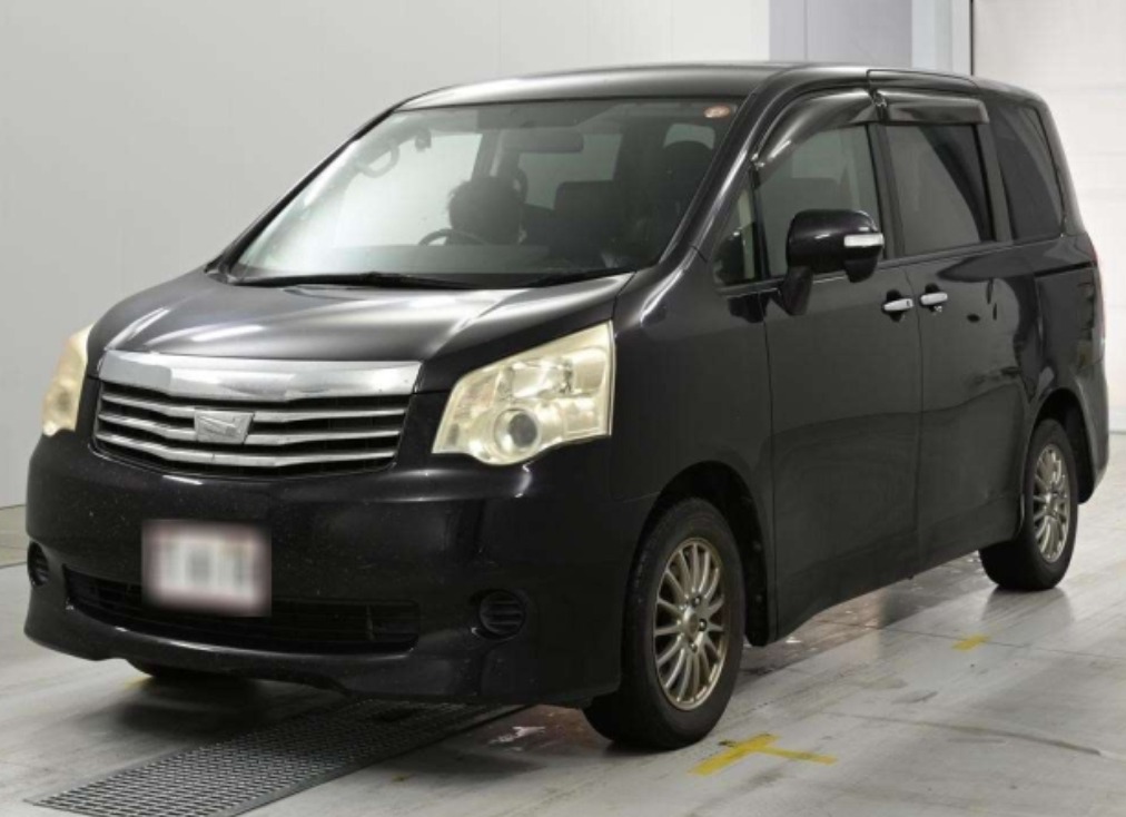 2013 Toyota Noah X Gｴﾃﾞｨｼｮﾝ — photo 14