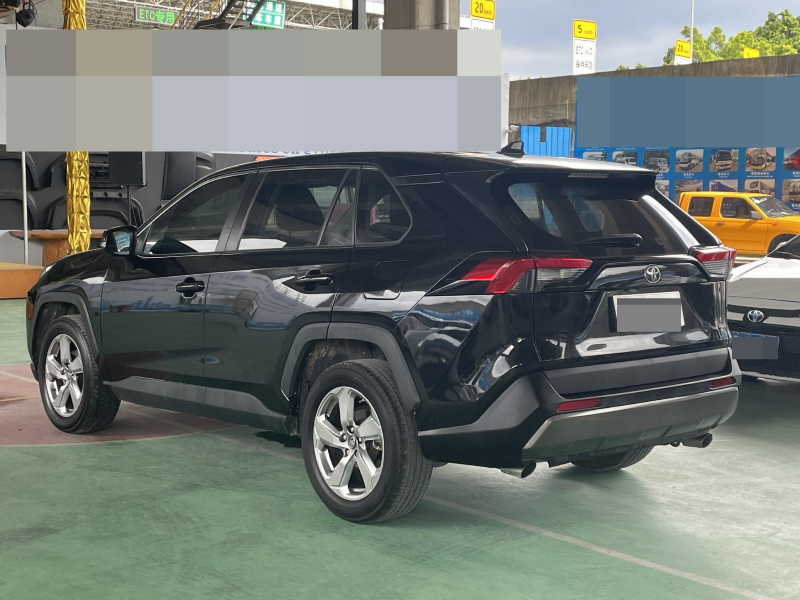 2022 Toyota RAV4 — photo 9