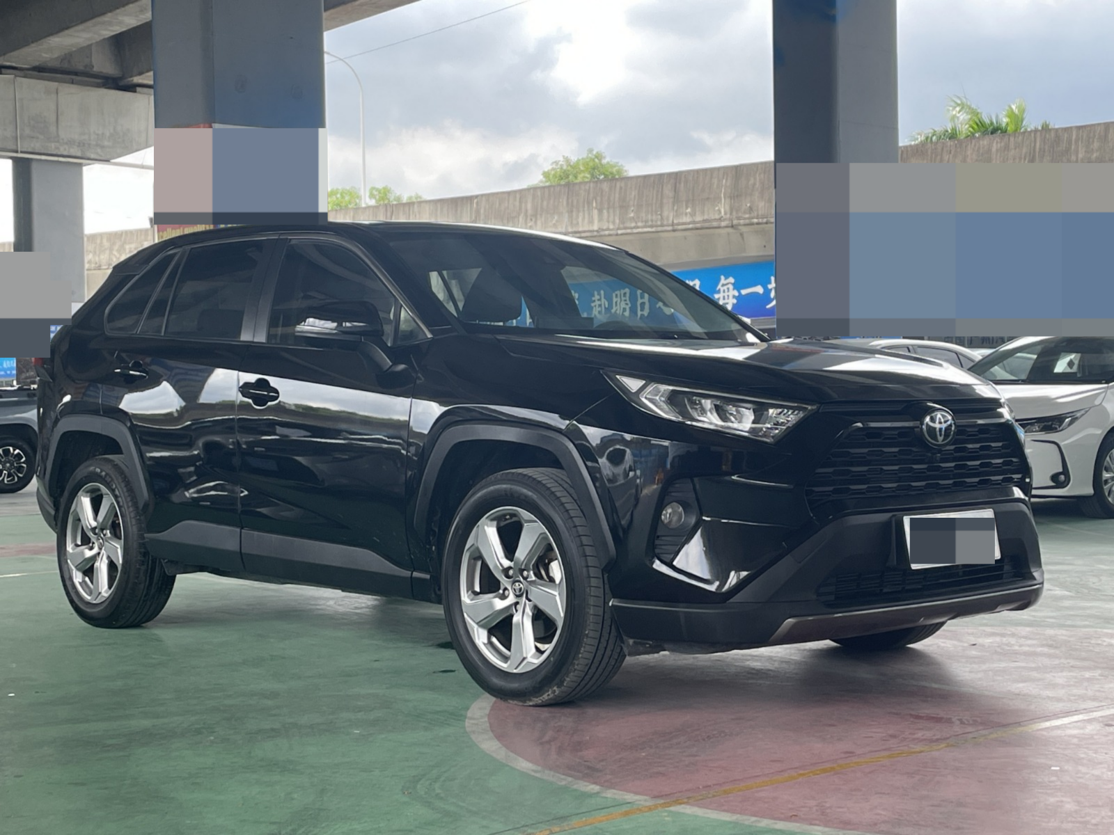 2022 Toyota RAV4 — photo 11