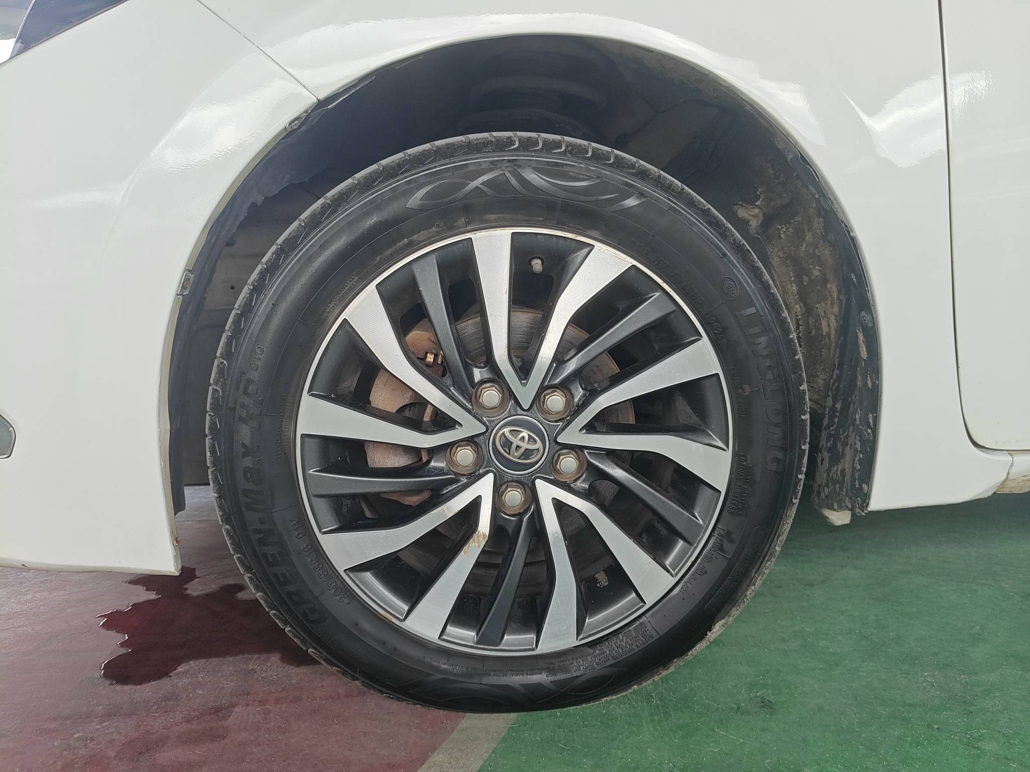 2018 Toyota Corolla Hybrid — photo 11