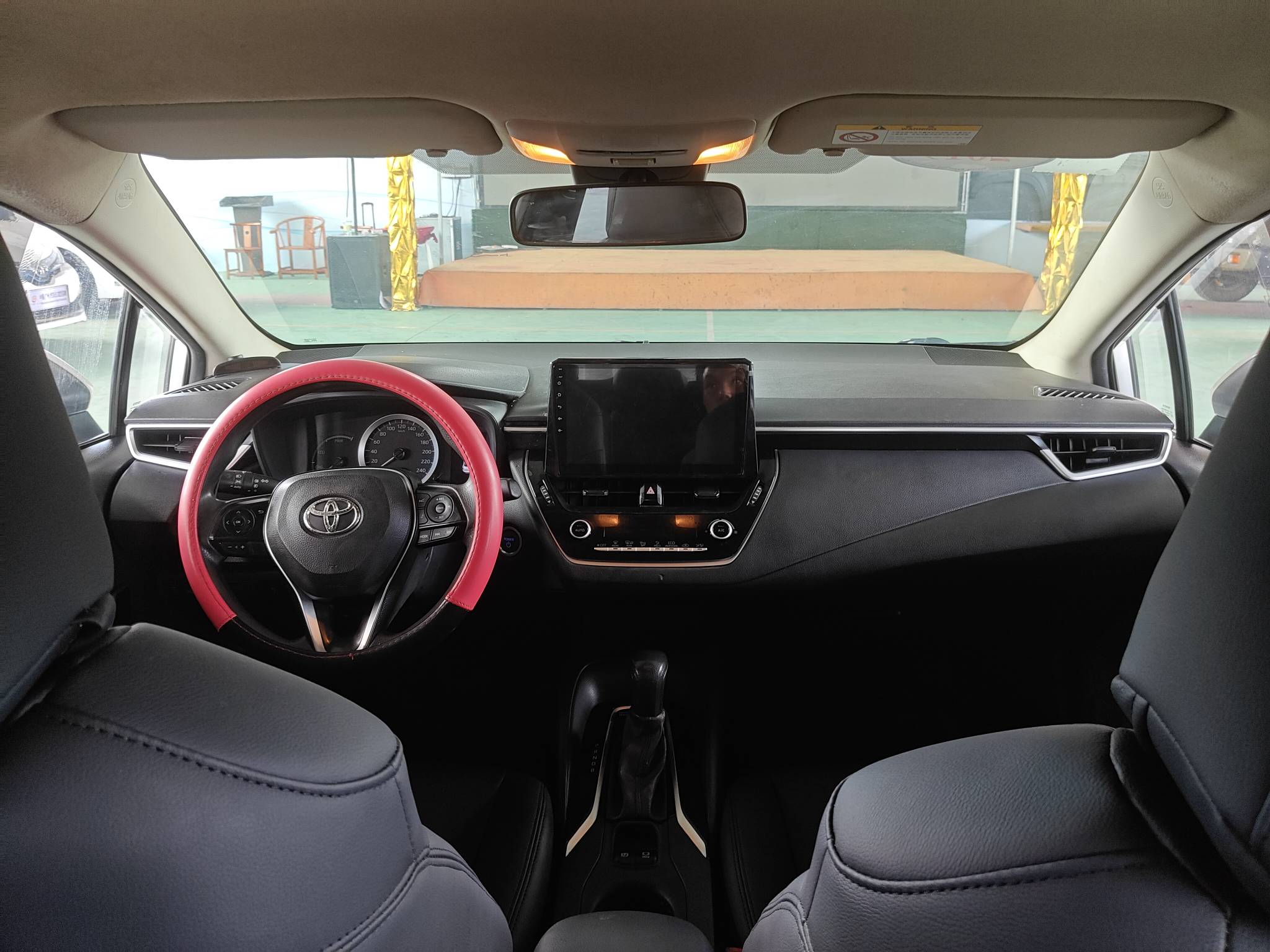 2019 Toyota Corolla Hybrid — photo 12