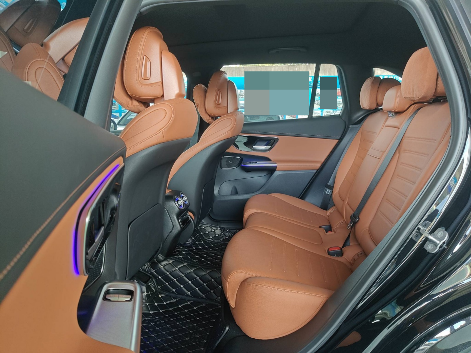 2024 Mercedes-Benz GLC 4MATIC Luxury Edition — photo 9