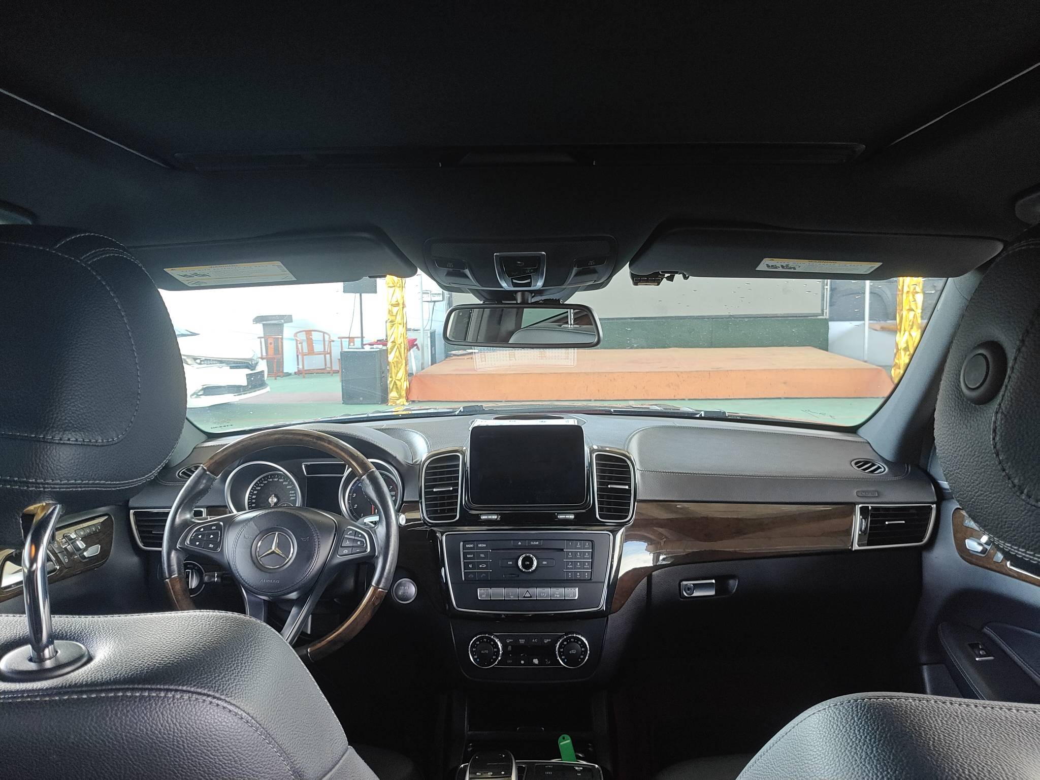 2017 Mercedes-Benz GLS 450 4MATIC US Version — photo 3
