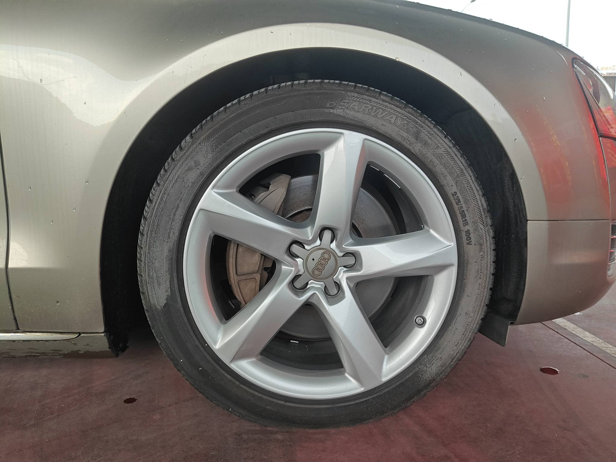 2013 Audi A8L quattro Luxury Edition — photo 2
