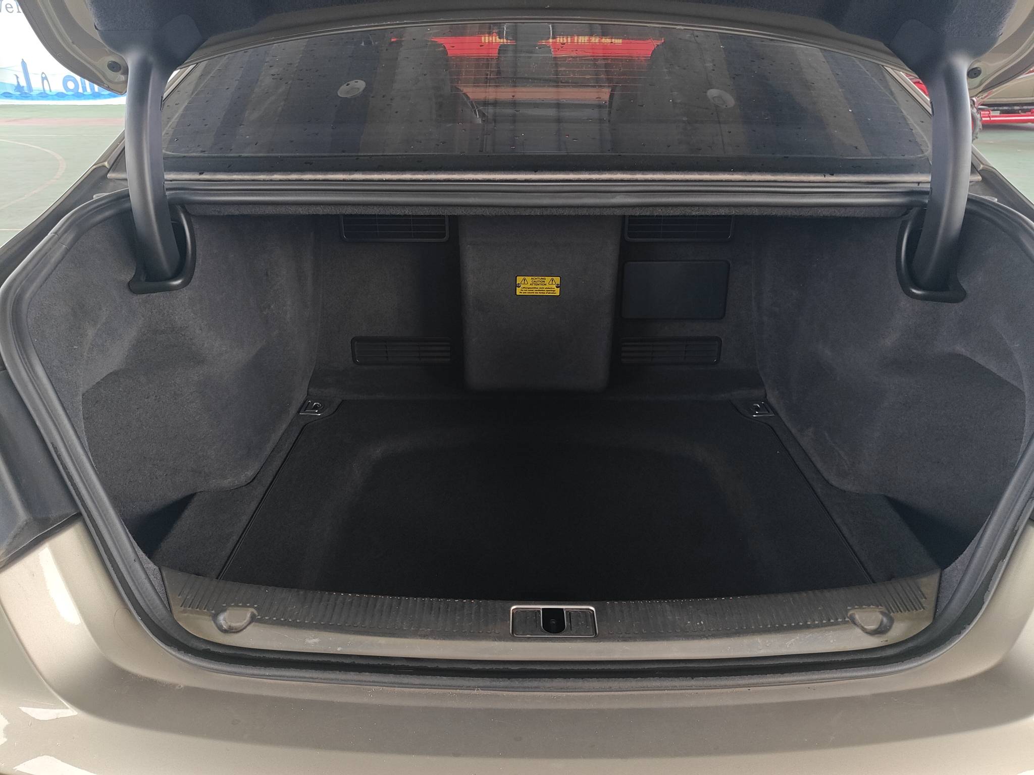 2013 Audi A8L quattro Luxury Edition — photo 13