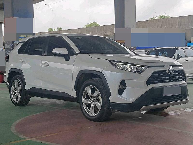 2023 Toyota RAV4 Fashion Edition