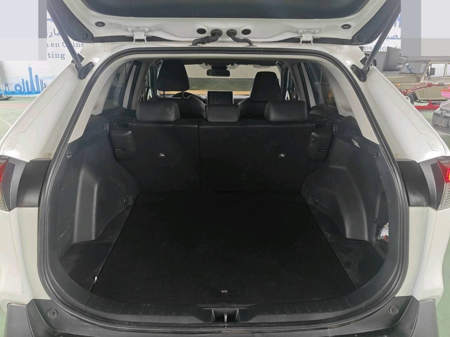 2023 Toyota RAV4 Fashion Edition — photo 8