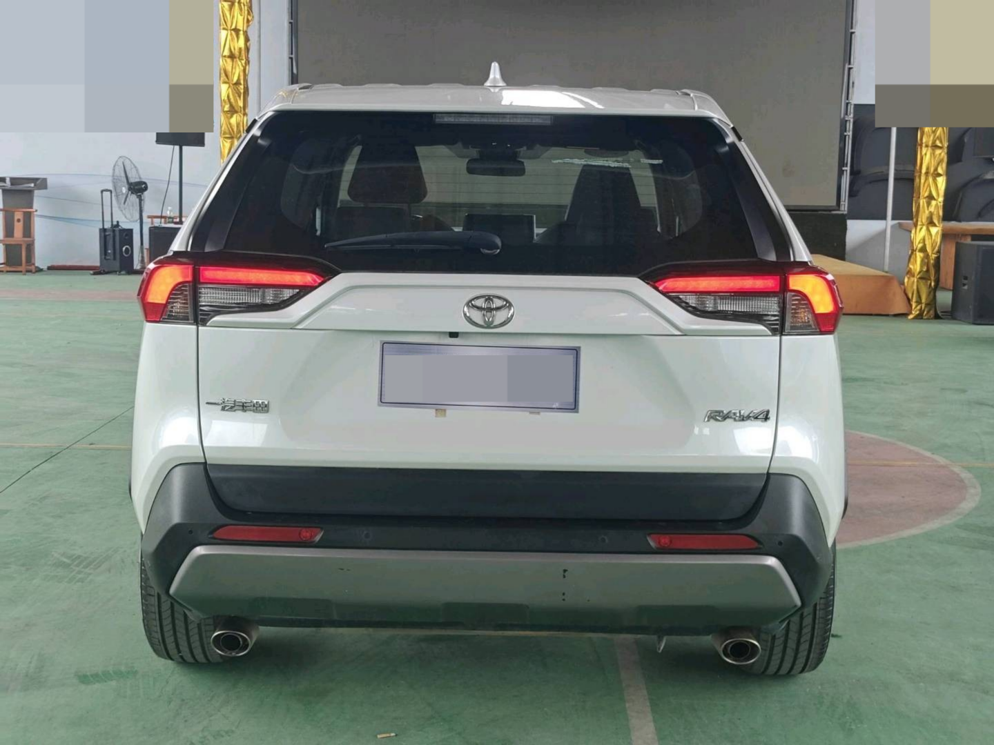 2023 Toyota RAV4 Fashion Edition — photo 10