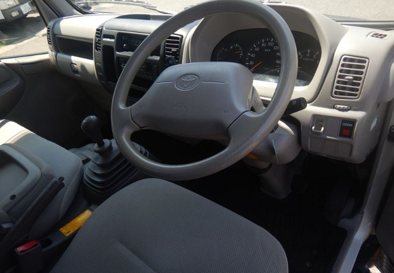 2013 TOYOTA TOWNACE — photo 3