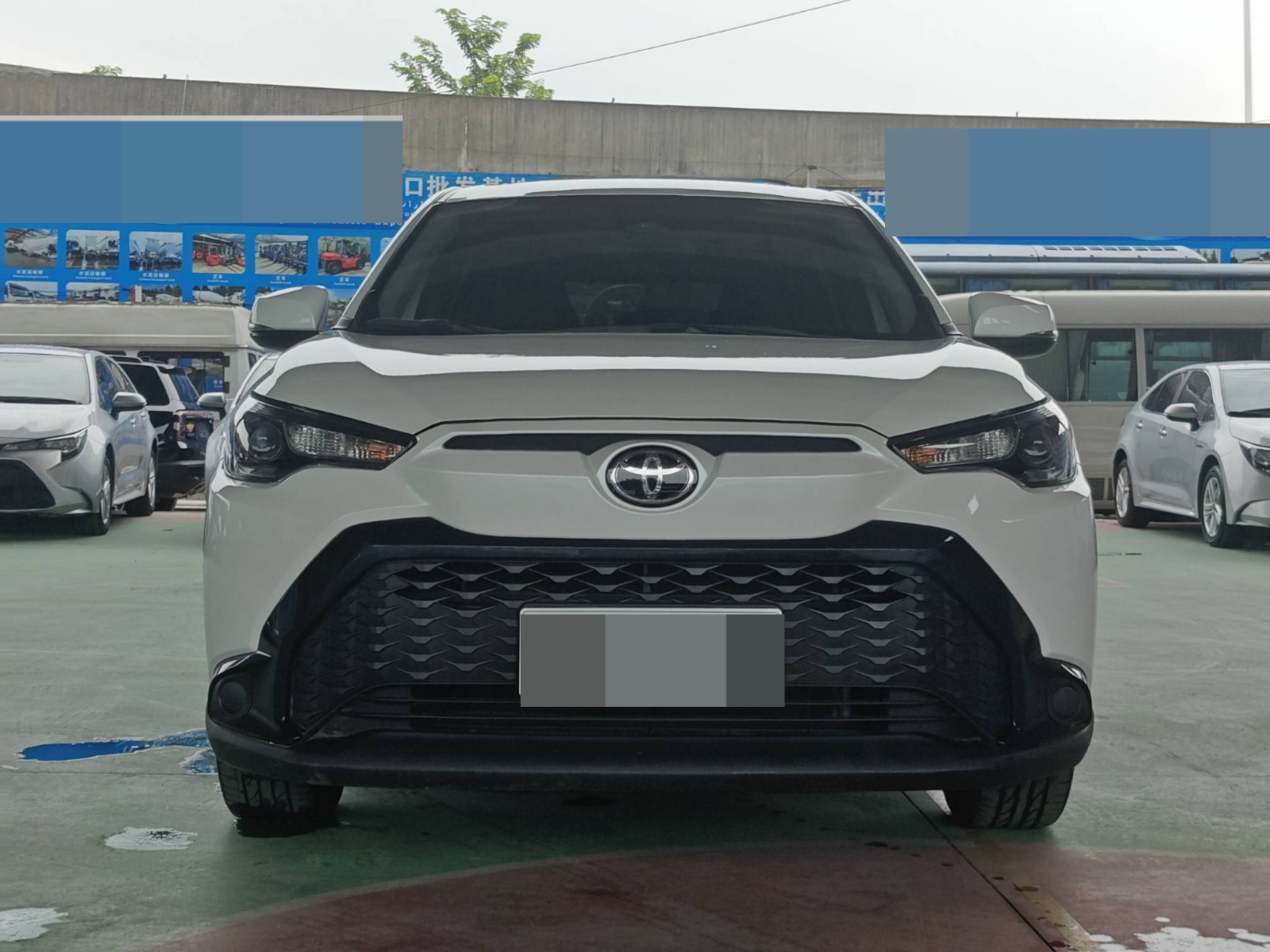 2024 Toyota Frontlander Luxury Edition — photo 3