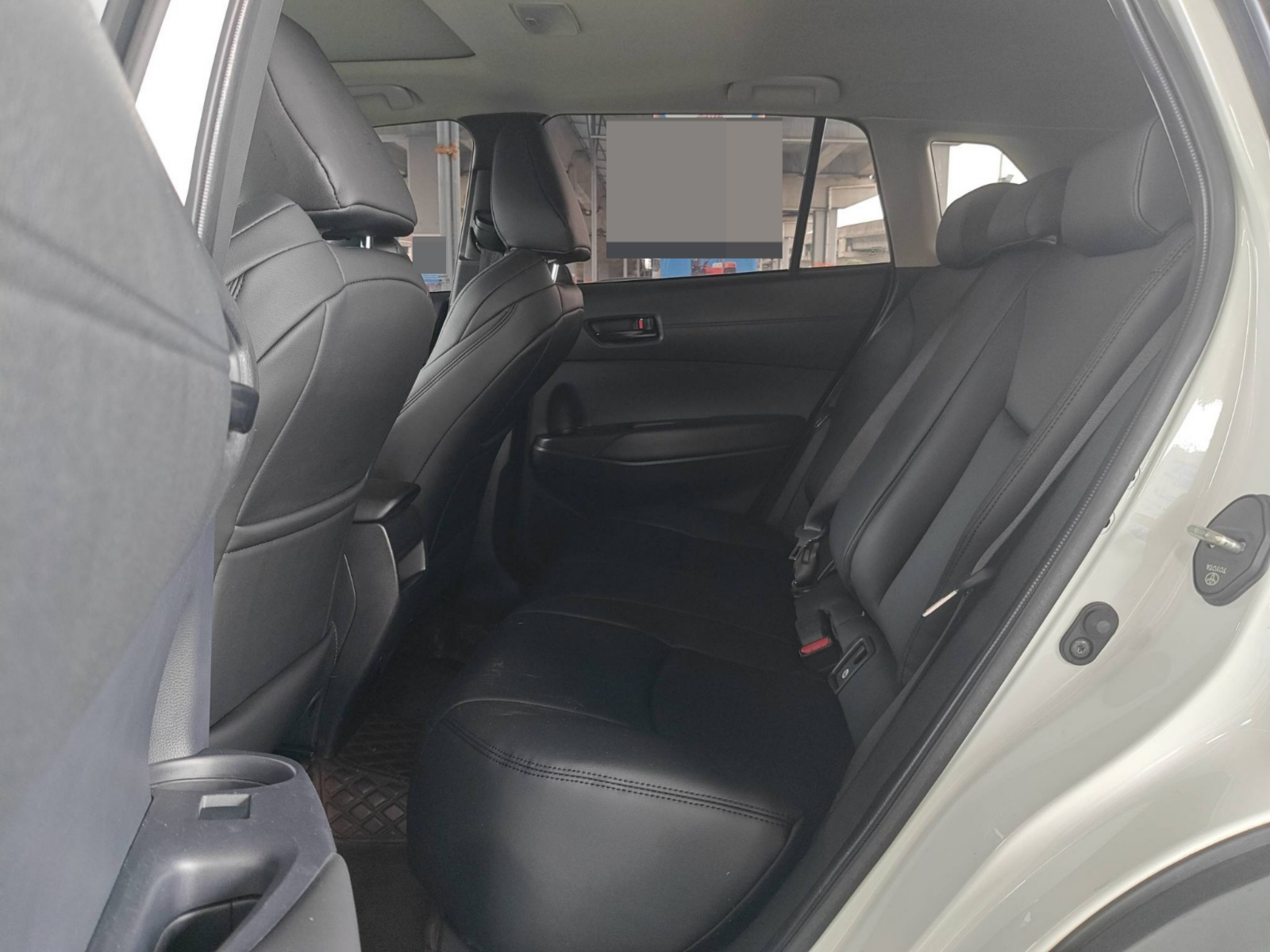 2024 Toyota Frontlander Luxury Edition — photo 5