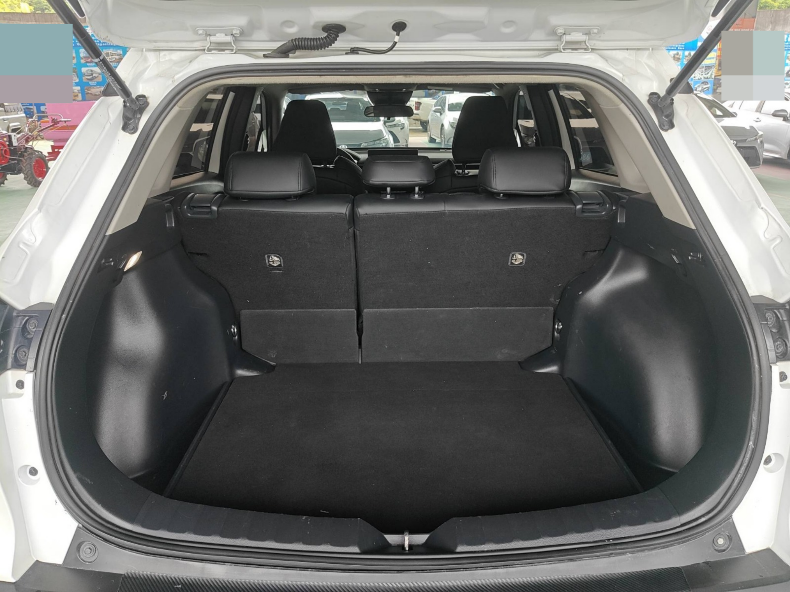 2024 Toyota Frontlander Luxury Edition — photo 7