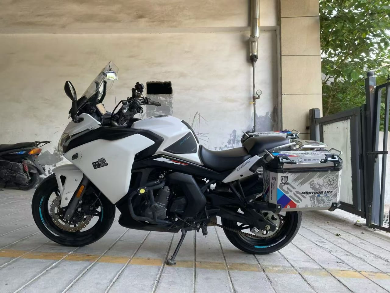 BMW