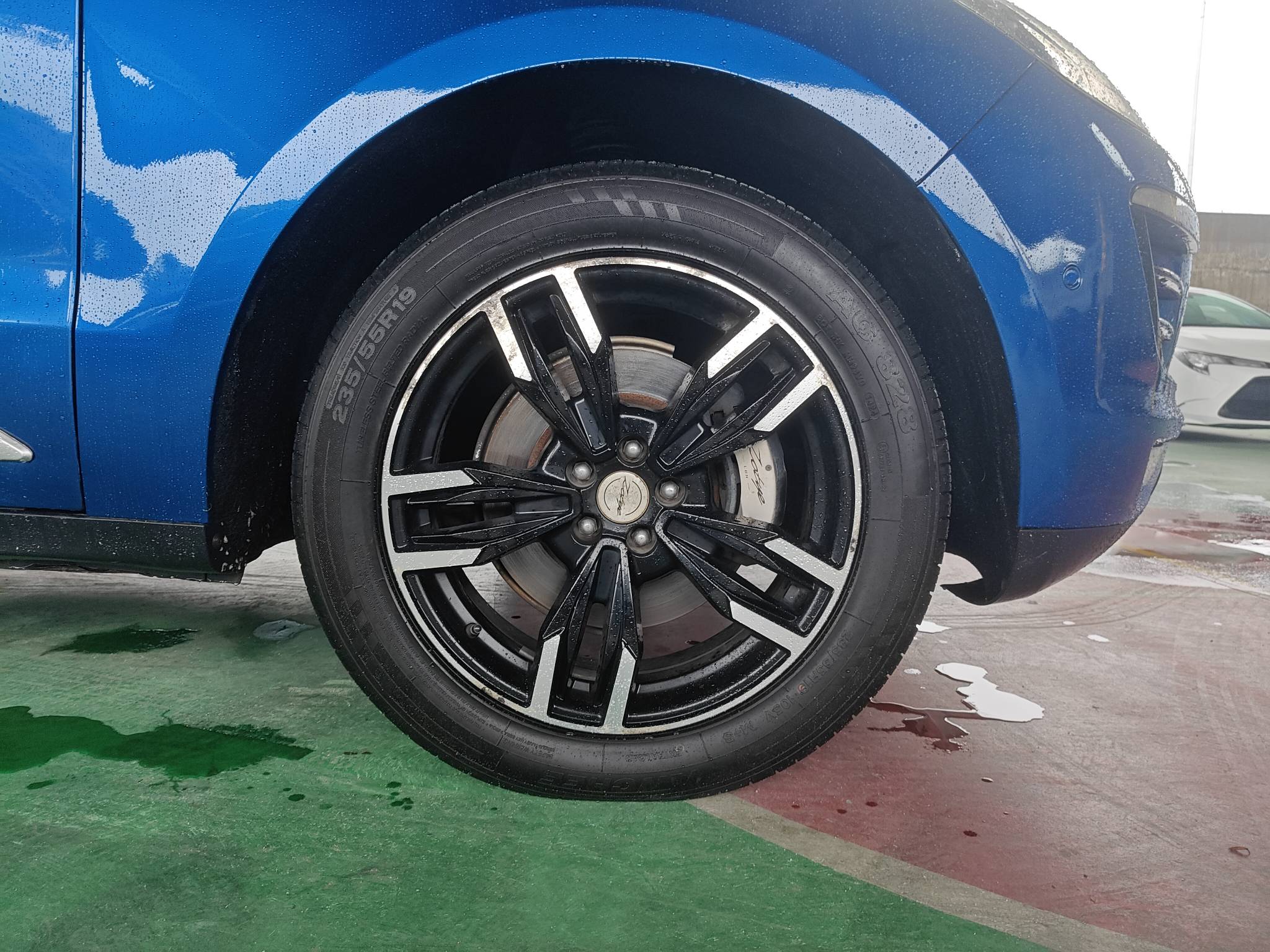 2017 Zotye SR9 — photo 3