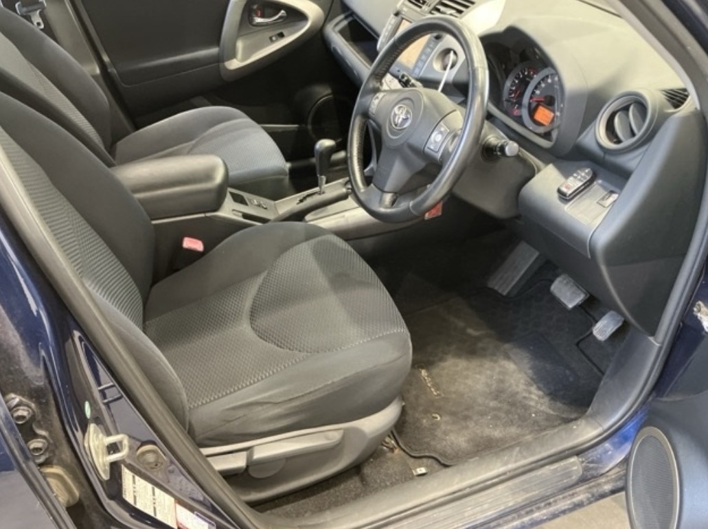 2005 Toyota RAV4 — photo 5
